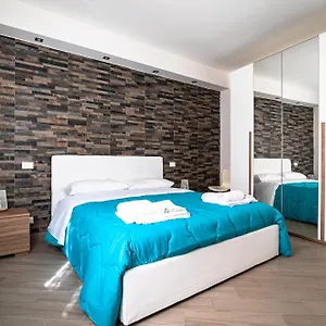 u-ventu-che-tira-casa-centro-storico-vicino-porto-wi-fi.sicilyhotelsitaly.net/